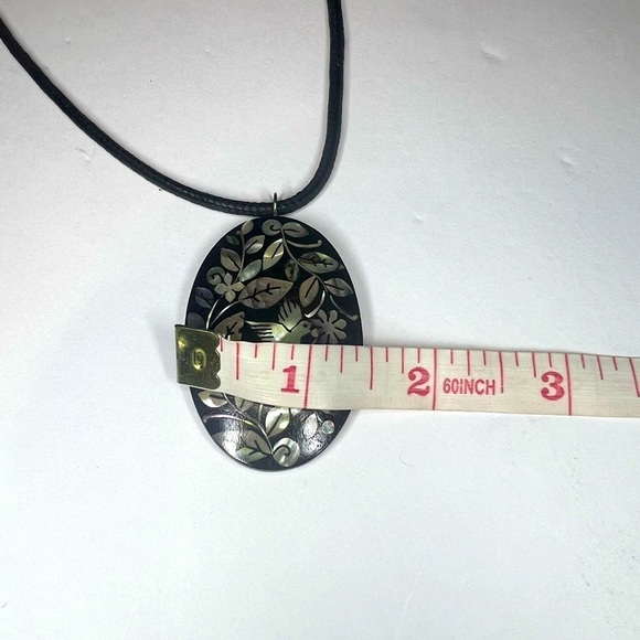 Wooden pendant necklace with hand crafted dove design - opal - Picture 4 of 6